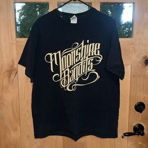 🍻 Cups Up! Moonshine Bandits Concert Tee 🍻